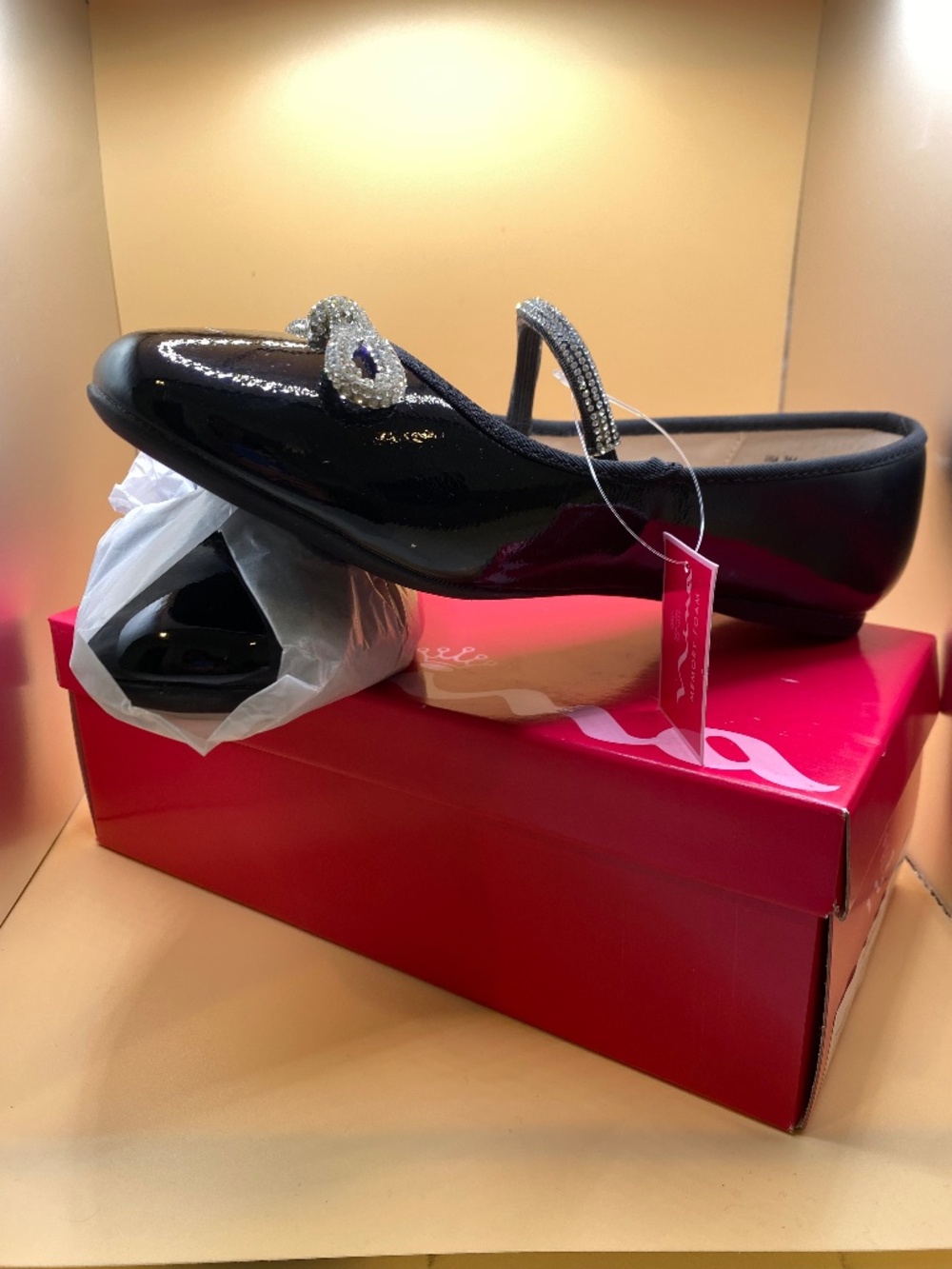 Nina Shoes Kendalla Black Crinkle Shoes - New in Box